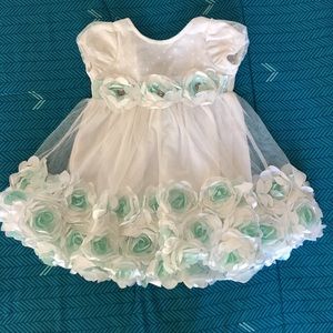 Holiday dress/ green and white tulle